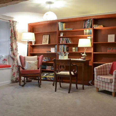 Holiday home Smithy House *